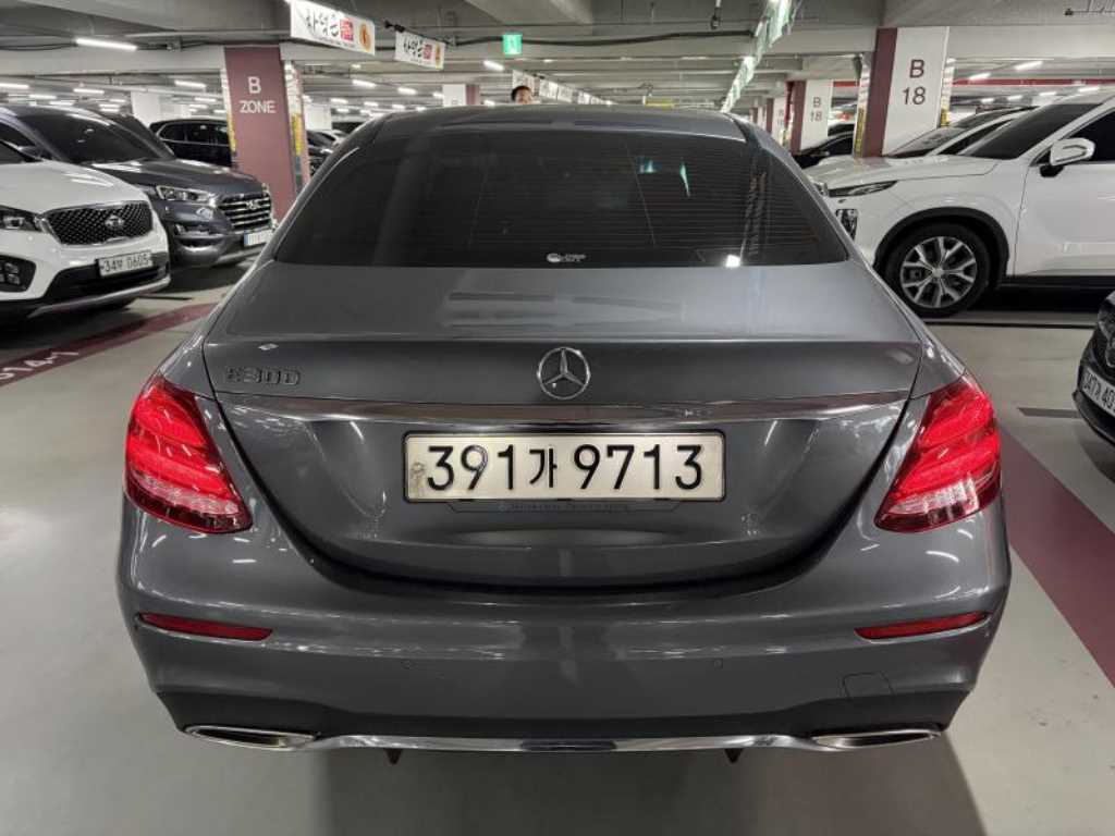 벤츠 E 클래스 E300 AMG LINE 사진 2/14