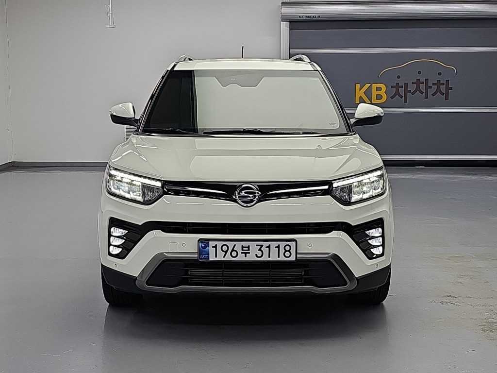 KGM 티볼리 2WD 가솔린 1.5 A7 사진 2/19