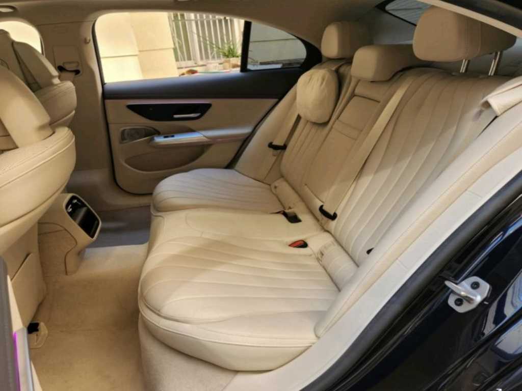 벤츠 E 클래스 E300 4MATIC 익스클루시브 사진