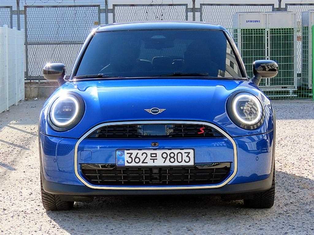 MINI 쿠퍼 5도어 페이버드 사진