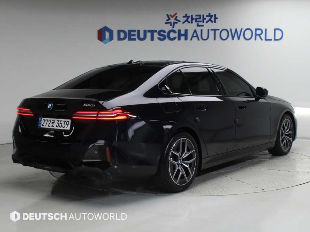 BMW 5시리즈 520i M 스포츠 사진 2/20