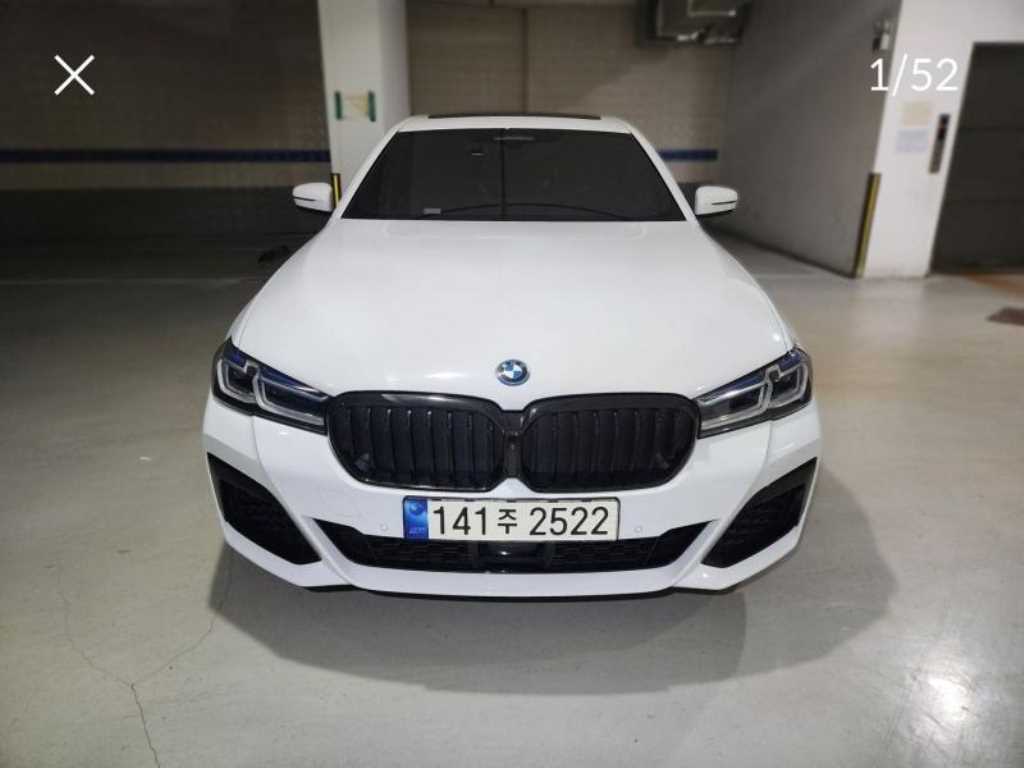 BMW 5시리즈 530e M 스포츠 사진