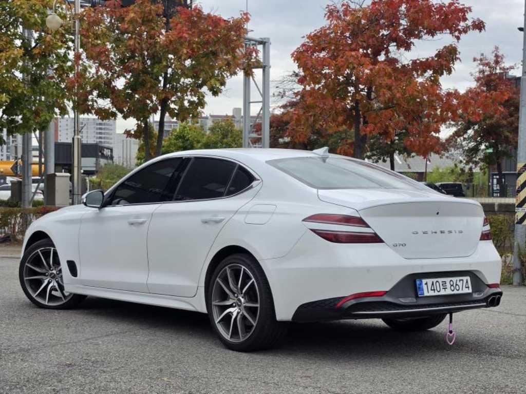 제네시스 G70 가솔린 2.0T 2WD 사진 2/14