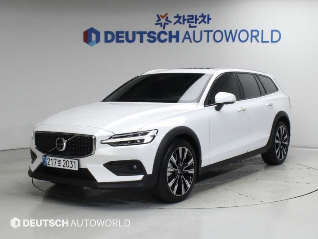 볼보 V60 2.0 B5 얼티메이트 AWD 사진