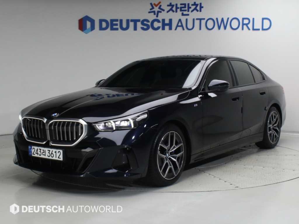 BMW 5시리즈 520i M 스포츠 사진