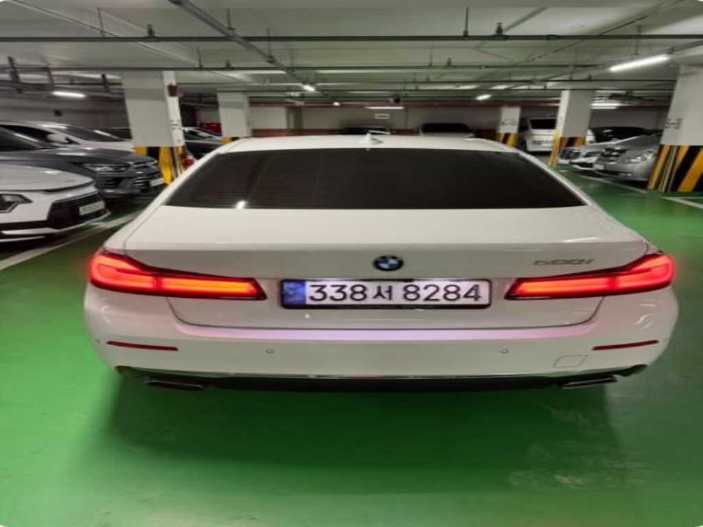 BMW 5시리즈 520i 럭셔리 사진 2/8