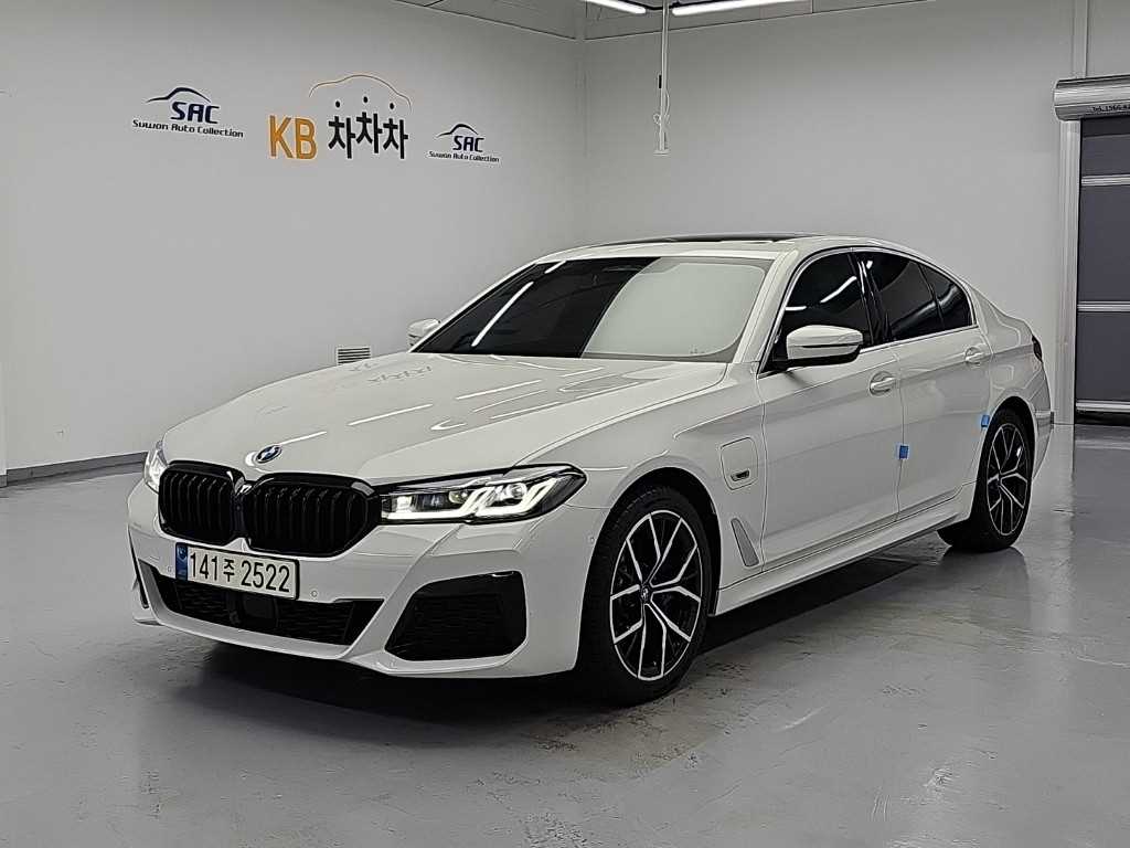 BMW 5시리즈 530e M 스포츠 사진