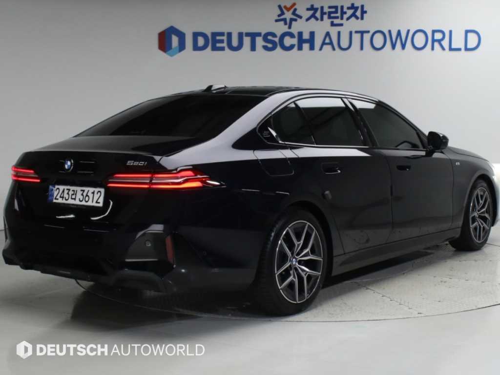 BMW 5시리즈 520i M 스포츠 사진 2/20