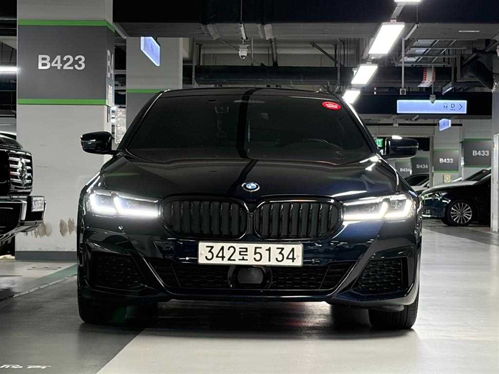 BMW 5시리즈 523d M 스포츠 사진 2/19