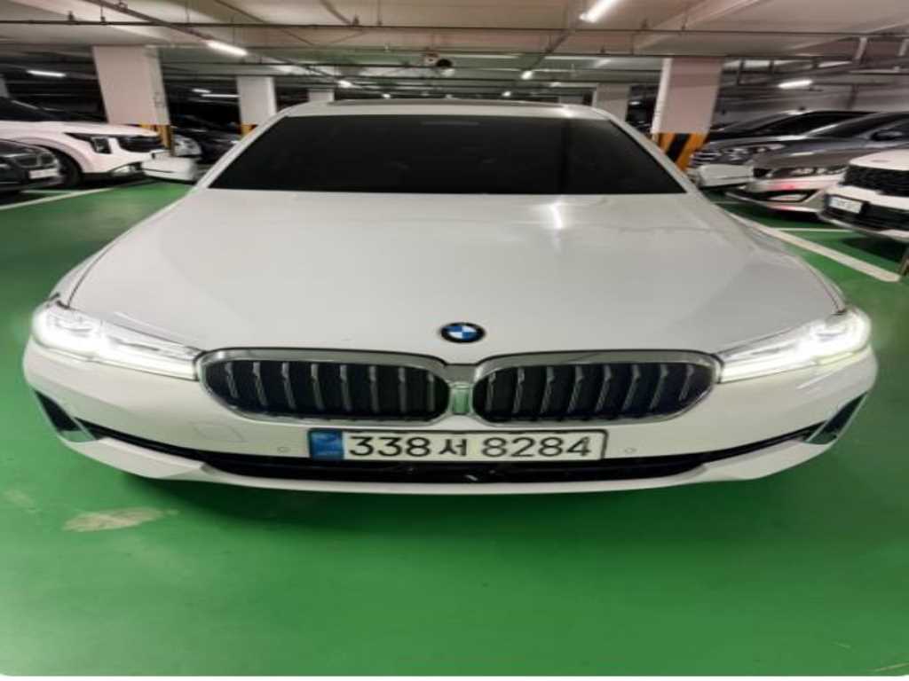 BMW 5시리즈 520i 럭셔리 사진