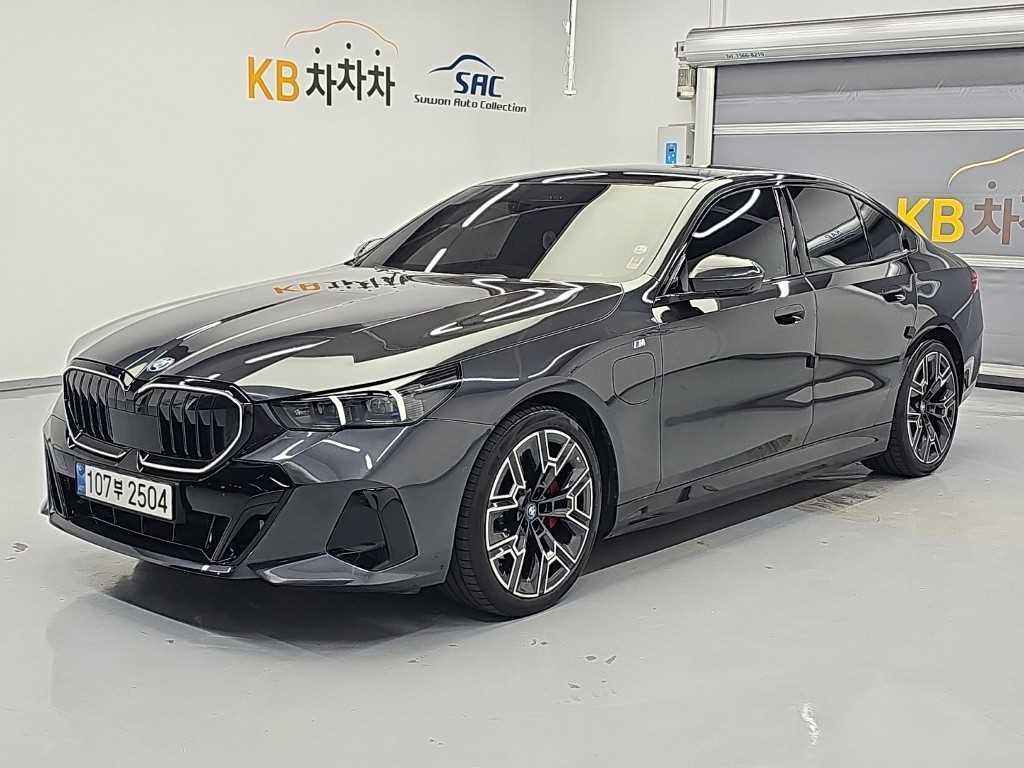 BMW 5시리즈 530e M 스포츠 프로 사진