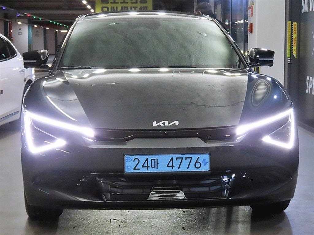 기아 EV6 롱레인지 2WD 어스 사진 2/20