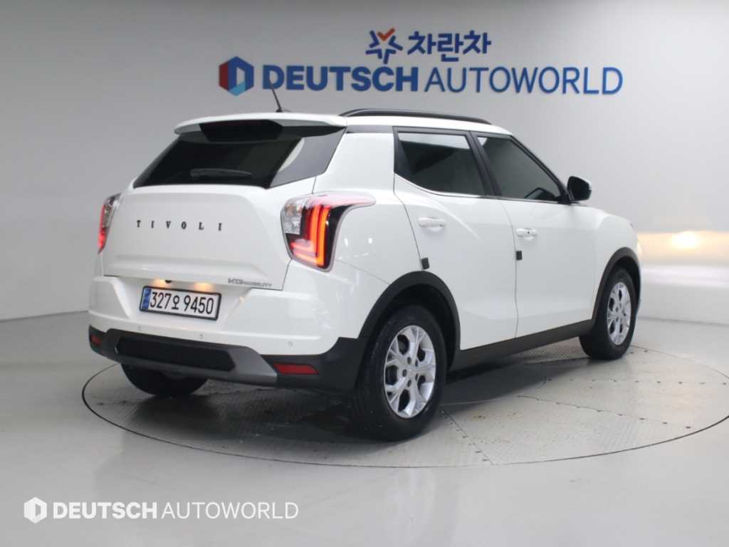 KGM 티볼리 2WD 가솔린 1.6 V1 사진 2/20