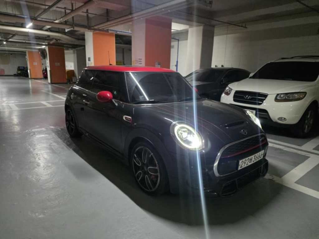 MINI 쿠퍼 JCW 사진 2/9