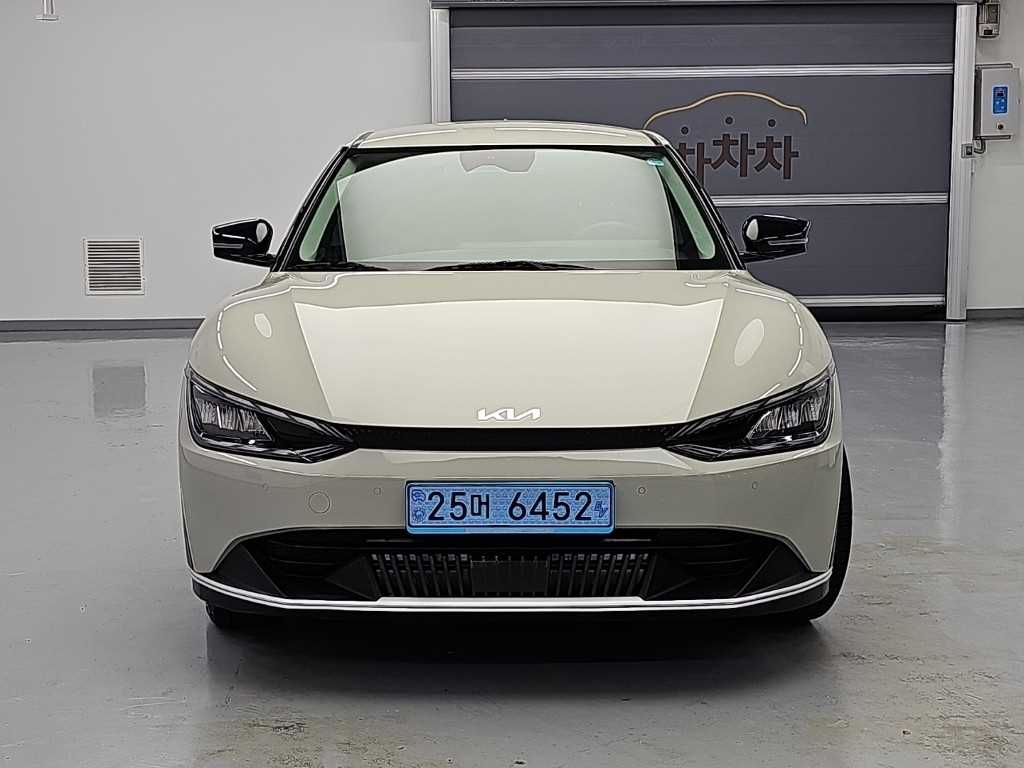 기아 EV6 롱레인지 에어 사진 2/19