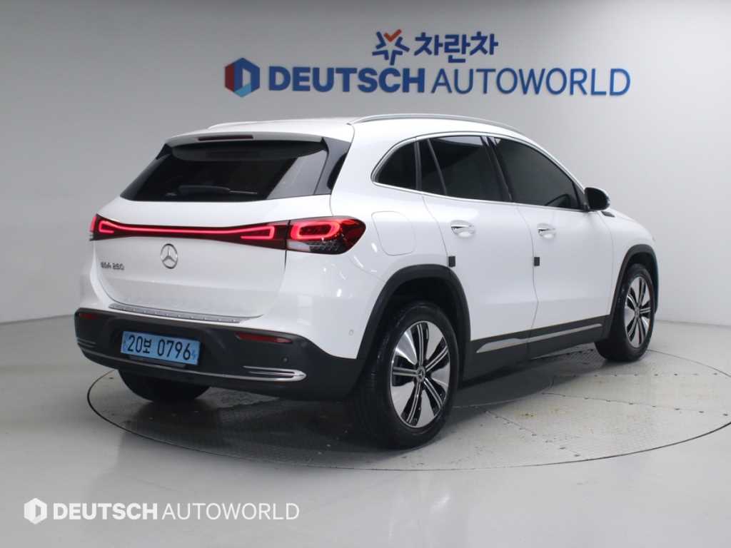 벤츠 EQA 250 AMG 패키지 사진 2/20