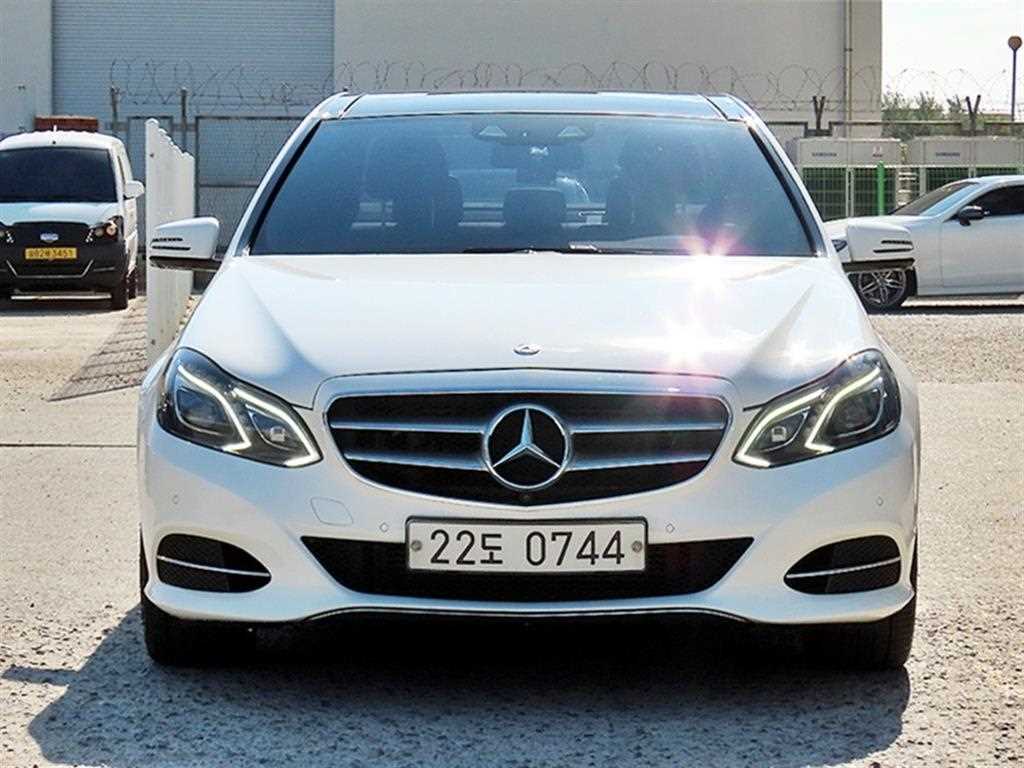 벤츠 E 클래스 E250 블루텍 4MATIC 아방가르드 사진