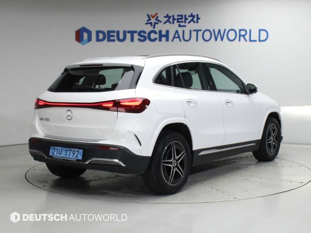 벤츠 EQA 250 AMG 라인 사진 2/20