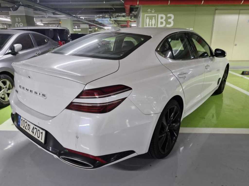 제네시스 G70 가솔린 2.0T 2WD 스포츠 패키지 사진 2/8