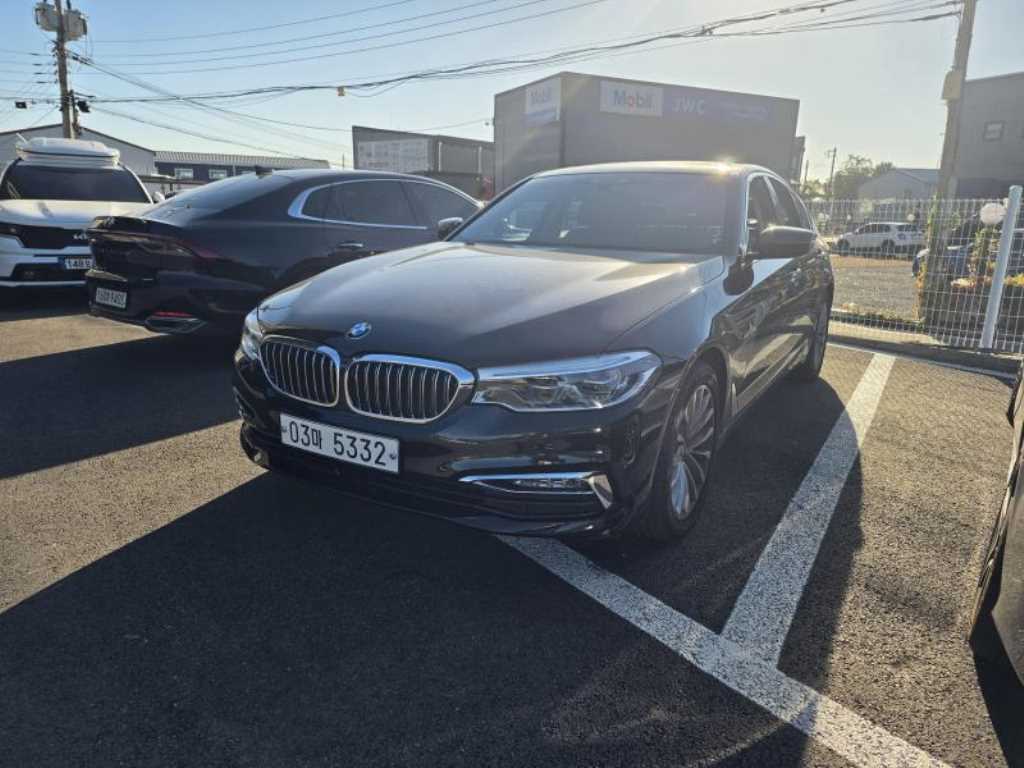 BMW 5시리즈 530i xDrive 럭셔리 플러스 사진 2/13