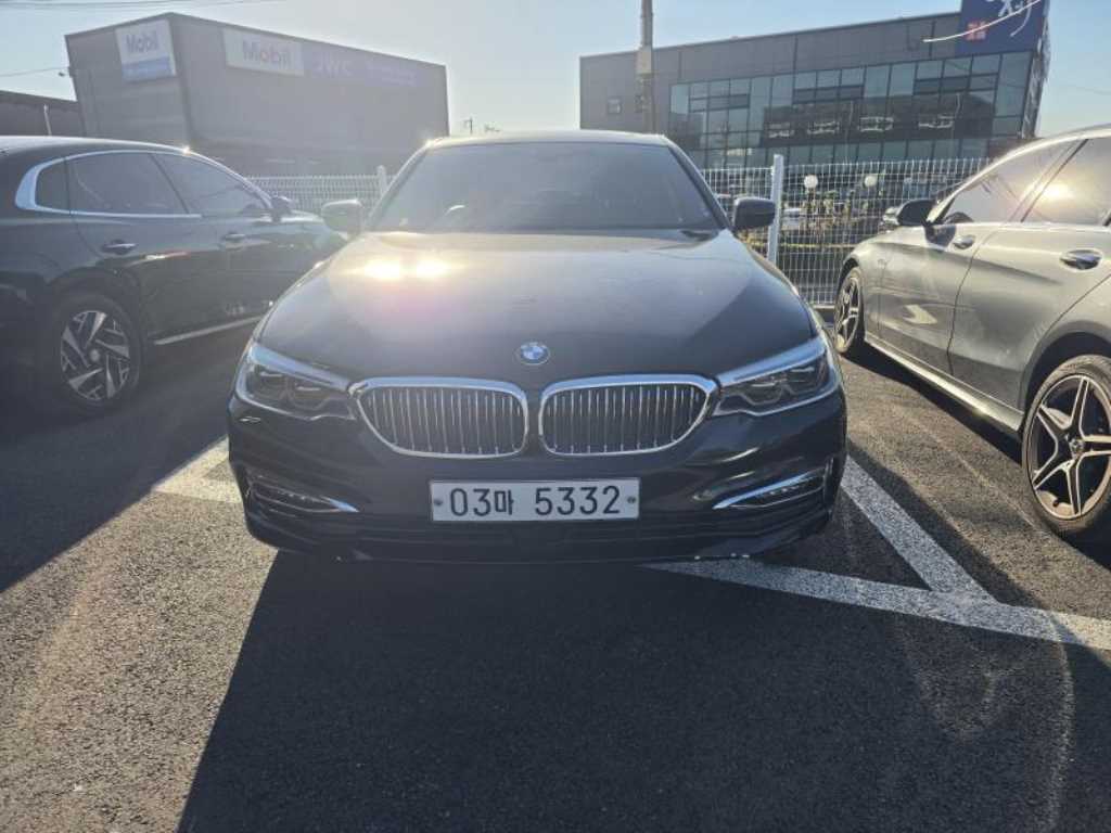 BMW 5시리즈 530i xDrive 럭셔리 플러스 사진