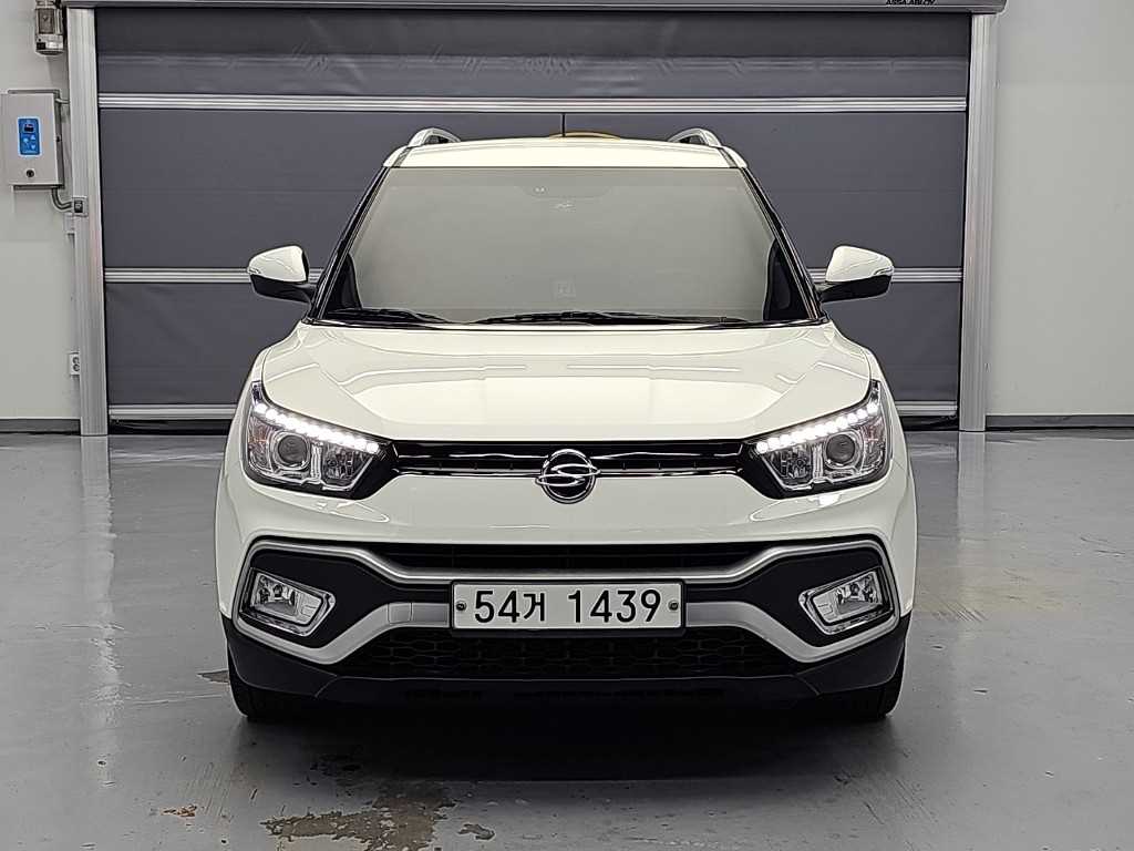 KGM 티볼리 2WD 디젤 1.6 IX 사진 2/19