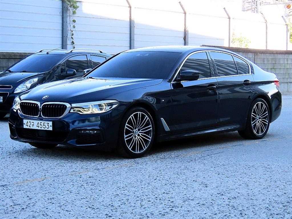 BMW 5시리즈 530i M 스포츠 플러스 사진 2/20