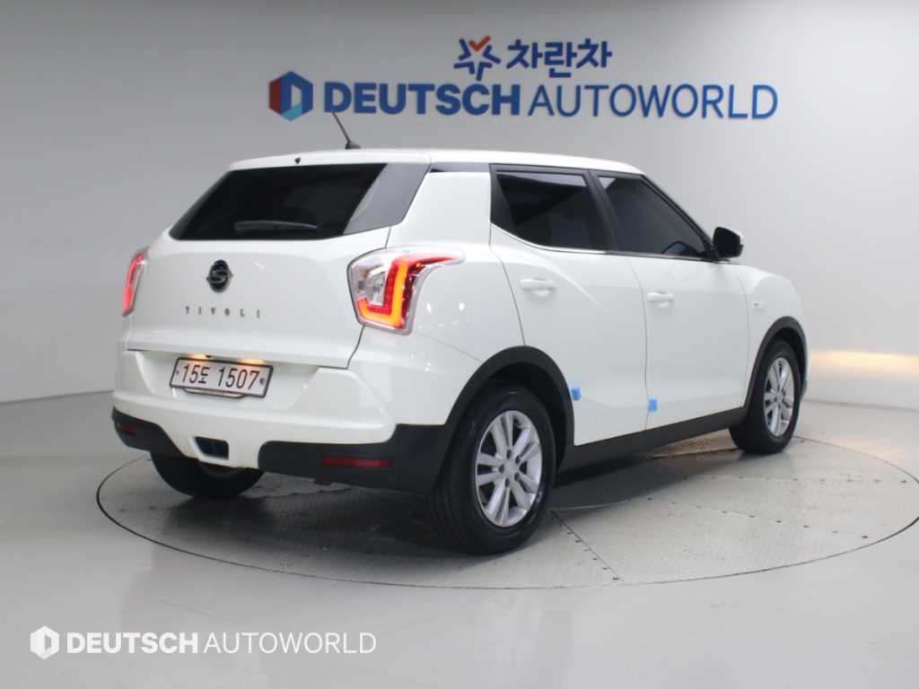 KGM 티볼리 2WD 디젤 TX 사진 2/20