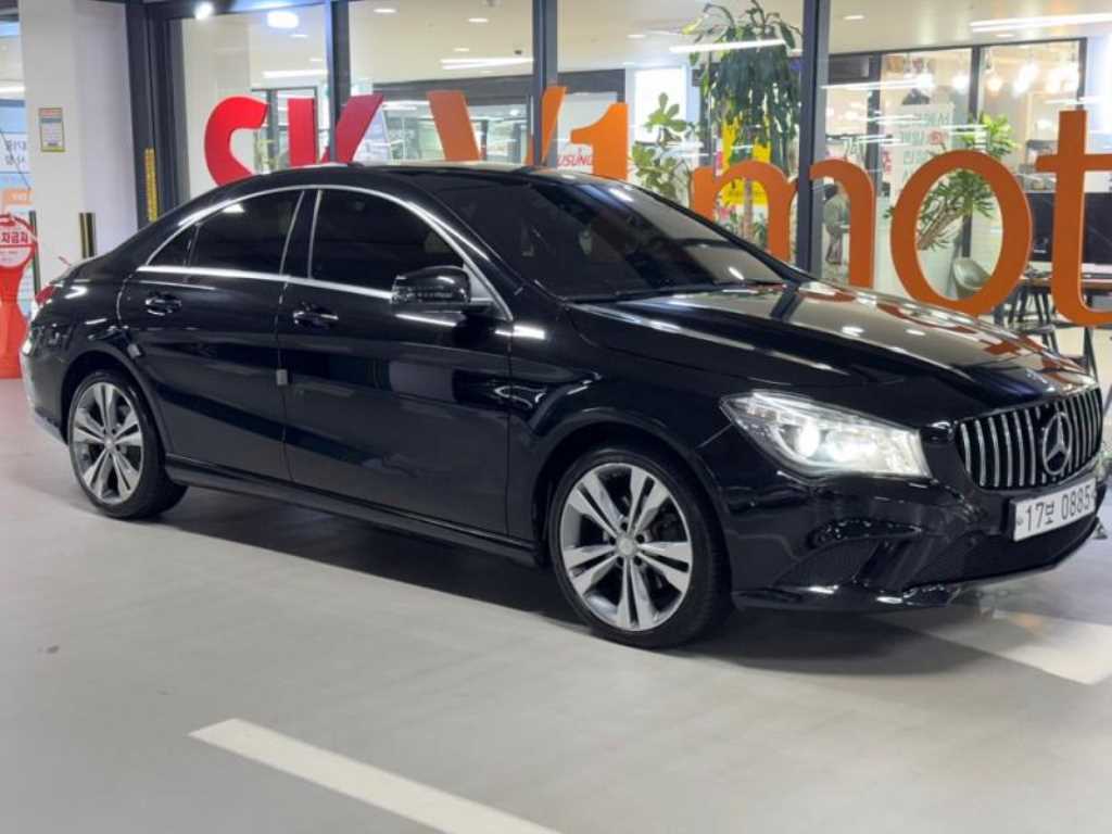 벤츠 CLA 클래스 CLA 200d 사진 2/18