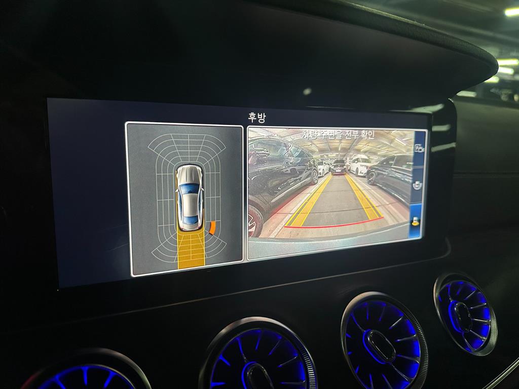 Mercedes-Benz E-Class E220d Coupe 10