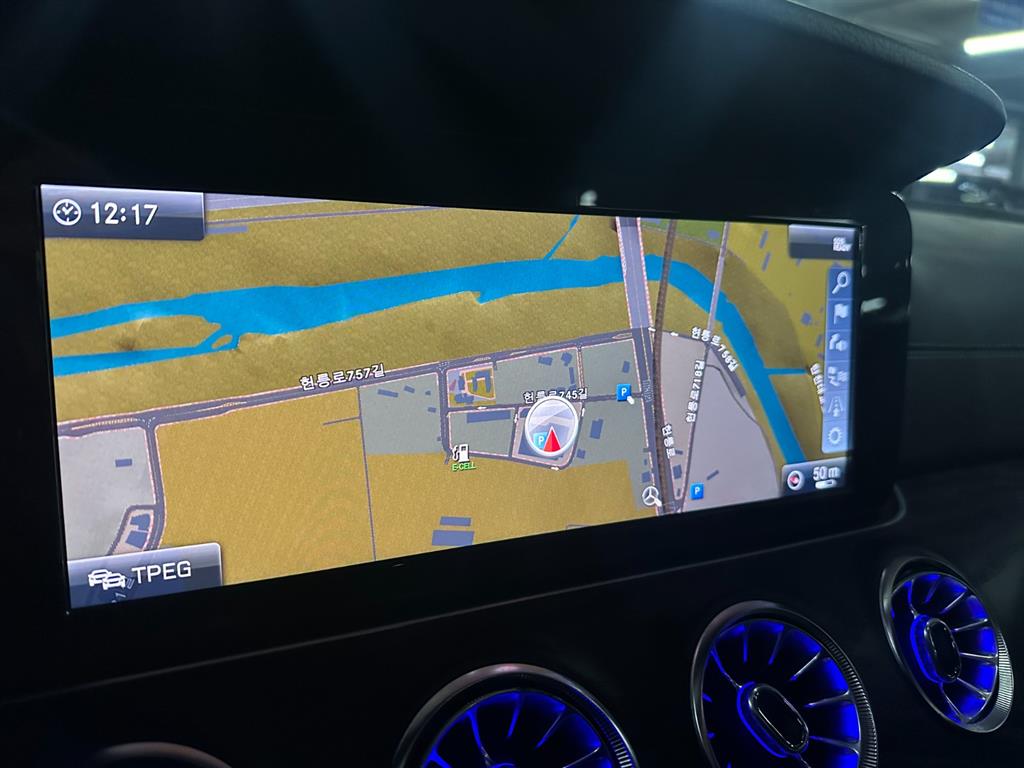 Mercedes-Benz E-Class E220d Coupe 9