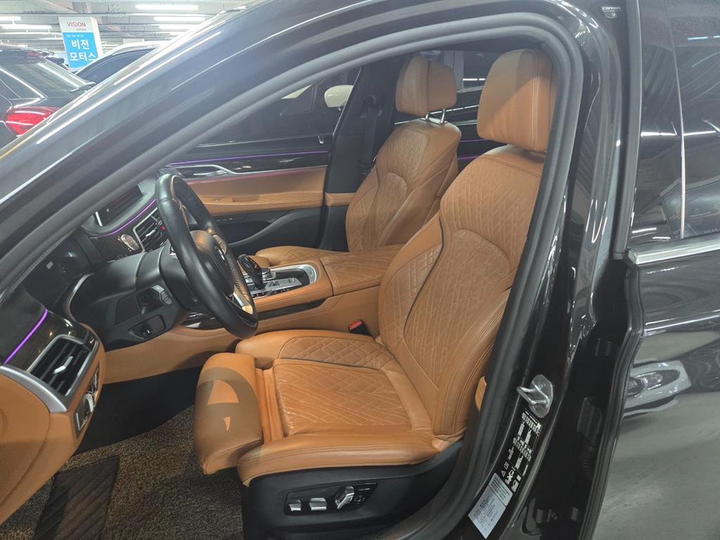BMW 7 Series 730d xDrive Design Pure Excellence — фото 4