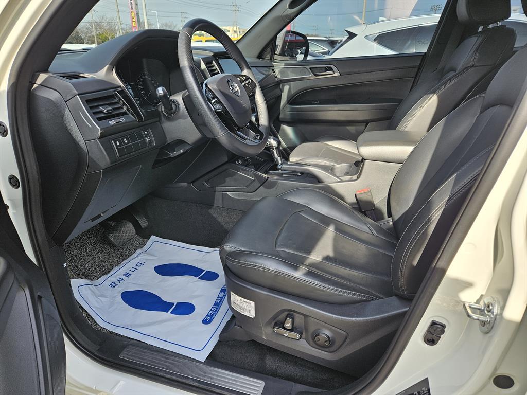 KG Mobility (Ssangyong) Rexton Diesel 2.2 2WD Prestige 9