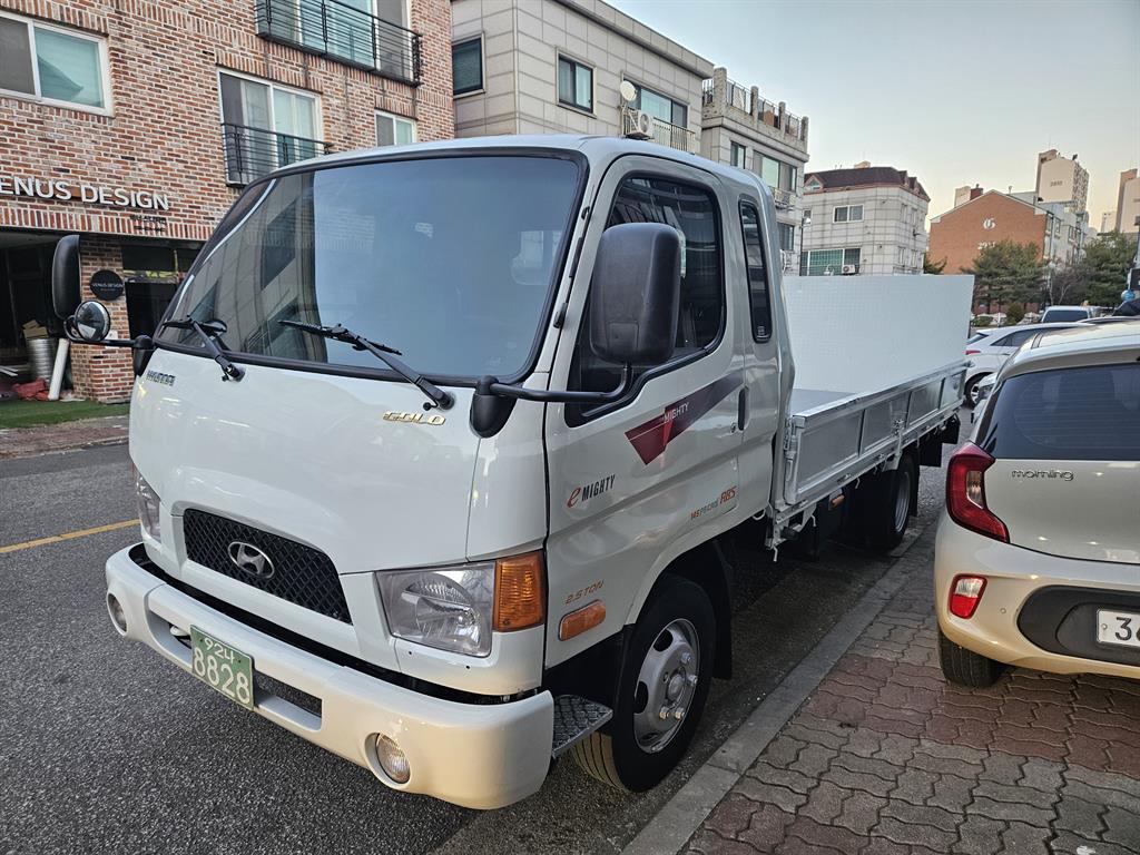 현대 이마이티 2.5톤 카고 - 중고 트럭 매물 이미지