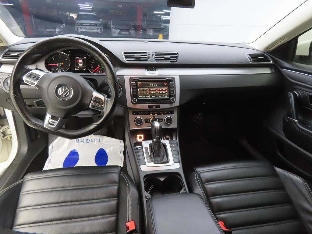 Volkswagen CC 2.0 TDI BlueMotion R Line 10