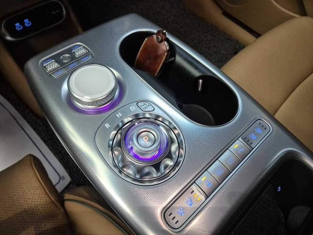 Genesis GV60 Standard AWD 9