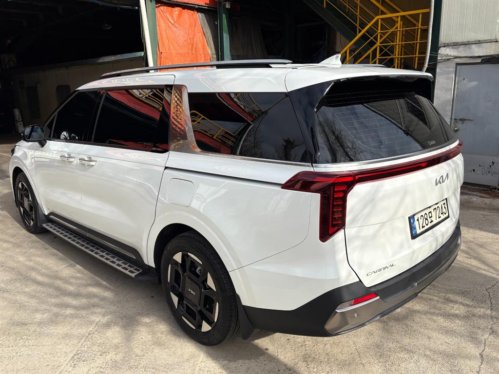 Kia Carnival HEV Noblesse 3