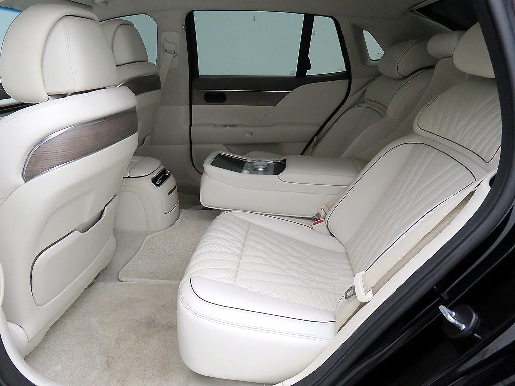 Genesis G90 3.5T GDI 2WD 8