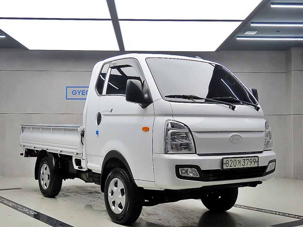 Hyundai Porter Super Cab/ Long Wheelbase/ 4WD Style