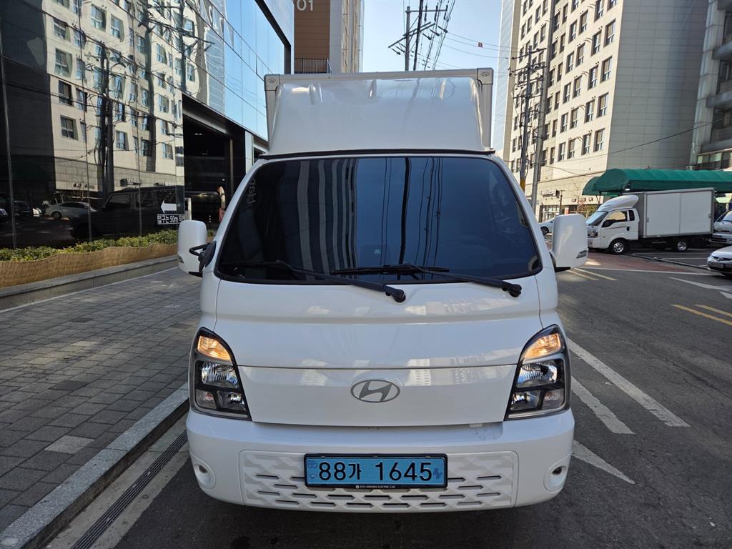 Hyundai Porter 1.0 Ton/ Super Cab/ Long Wheelbase