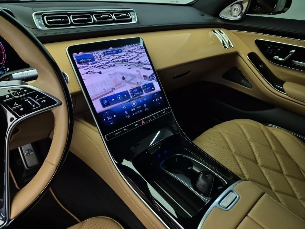 Mercedes-Benz S-Class Maybach S680 4MATIC 10