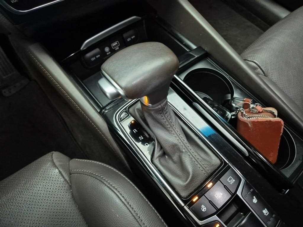Kia K7 Noblesse 9