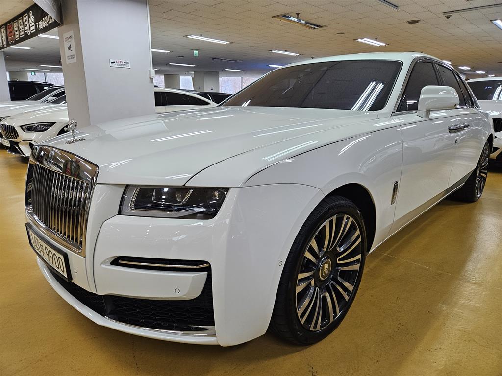 Rolls Royce Ghost 6.6 V12 2