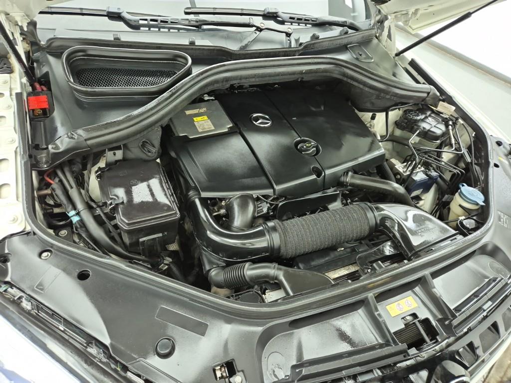 Mercedes-Benz M-Class ML250 BlueTEC 4 Matic 7