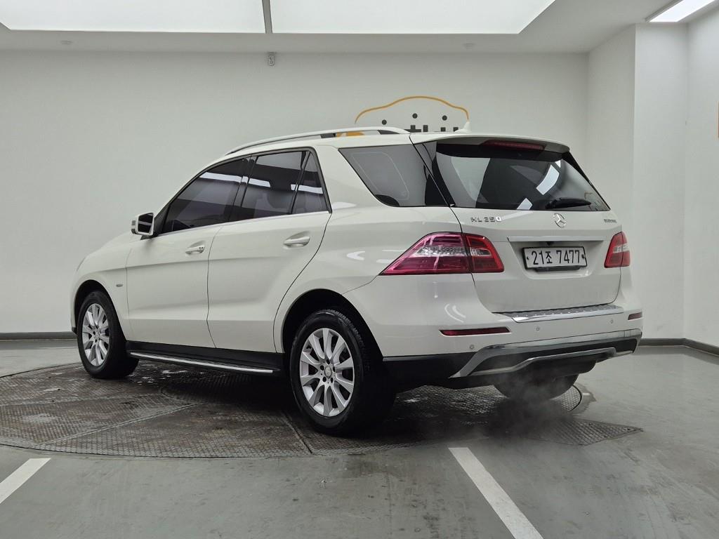 Mercedes-Benz M-Class ML250 BlueTEC 4 Matic 4