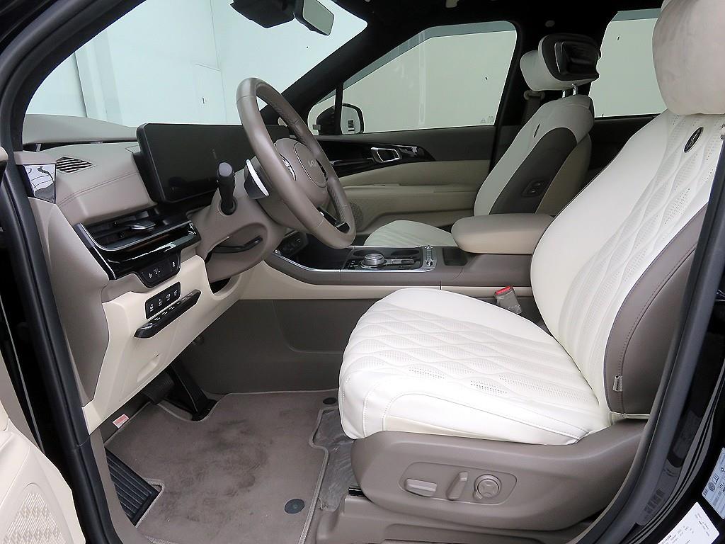 Kia Carnival HEV High Limousine 8