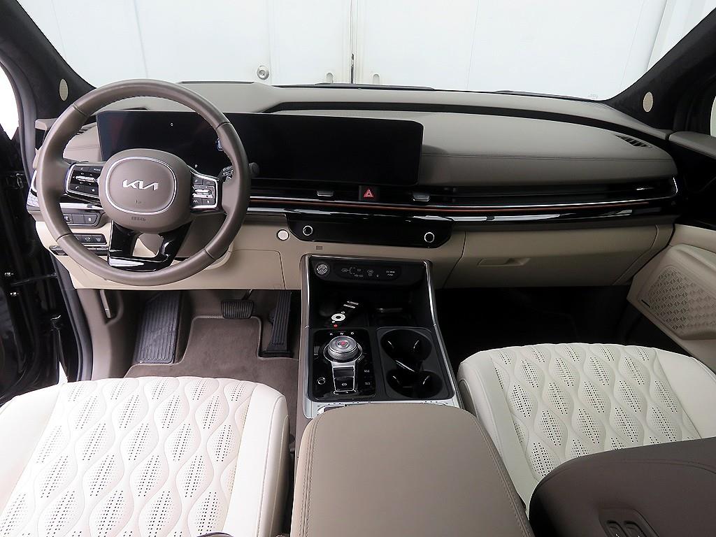 Kia Carnival HEV High Limousine 9