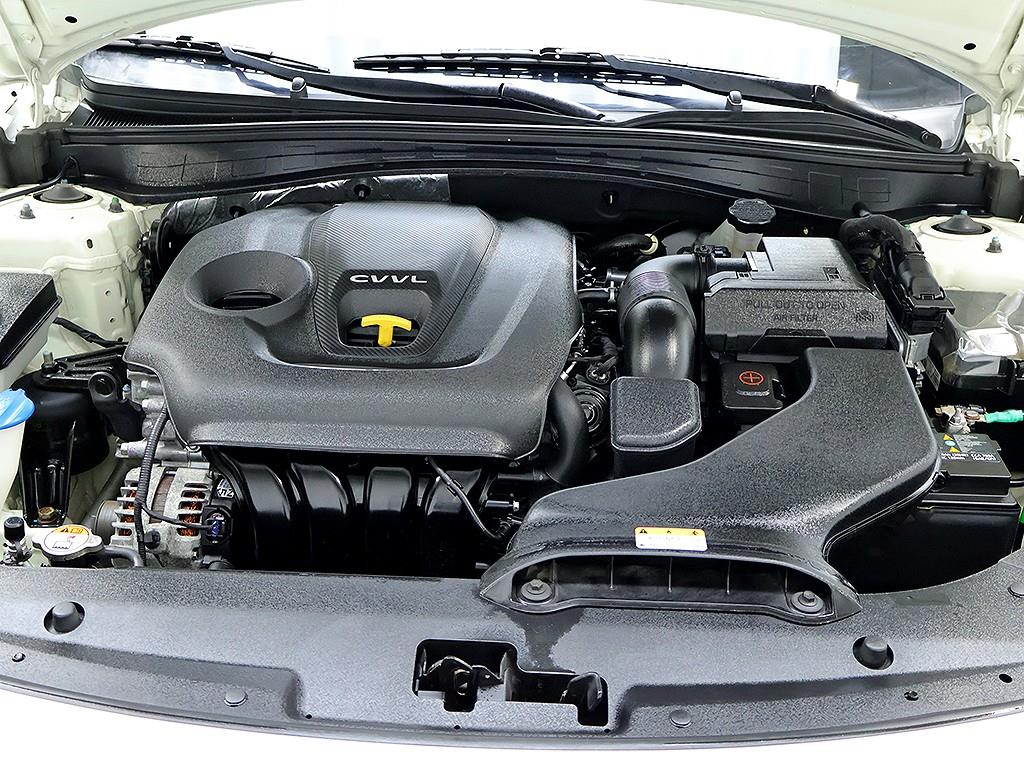 Kia K5 Gasoline 2.0 Luxury 9