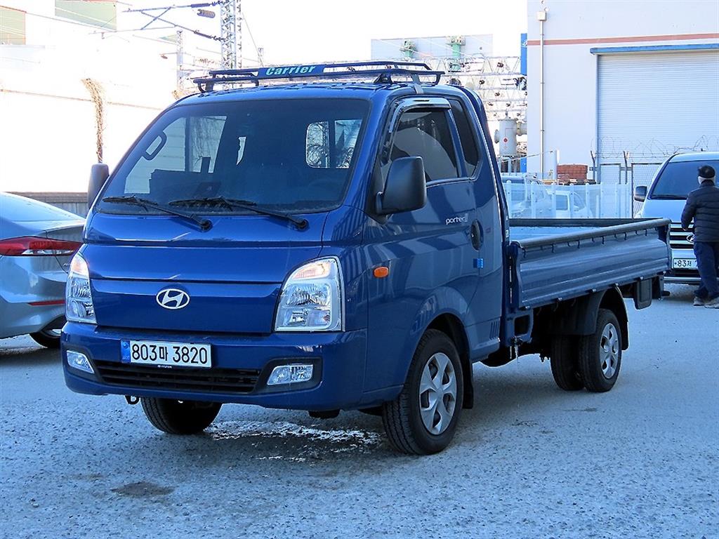 Hyundai Porter Super Cab/ Long Wheelbase/ 2WD Smart 3
