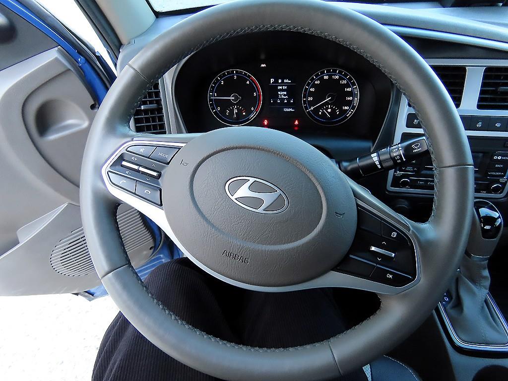 Hyundai Porter Super Cab/ Long Wheelbase/ 2WD Smart 9